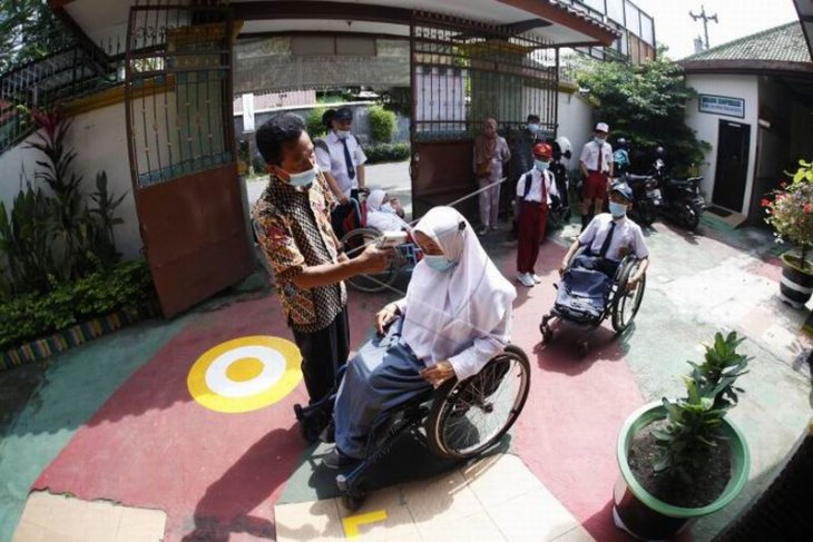Simulasi pembelajaran tatap muka siswa YPAC
