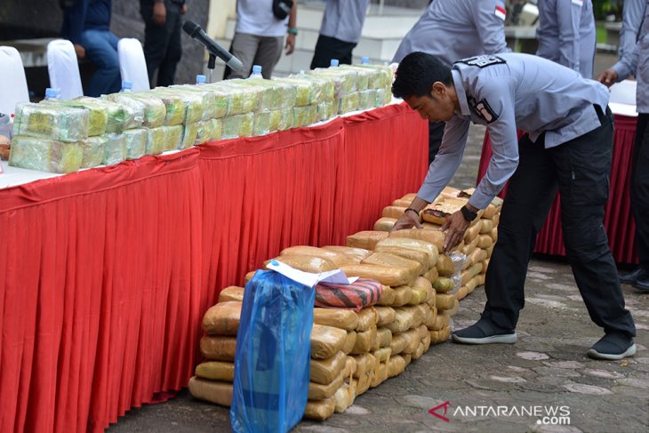 POLDA ACEH DAN BEA CUKAI GAGALKAN PEREDARAN  NARKOTIKA