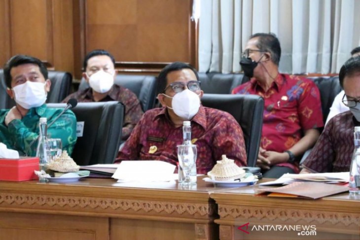 13.811 pekerja pariwisata di Tabanan divaksin jelang buka tanah lot