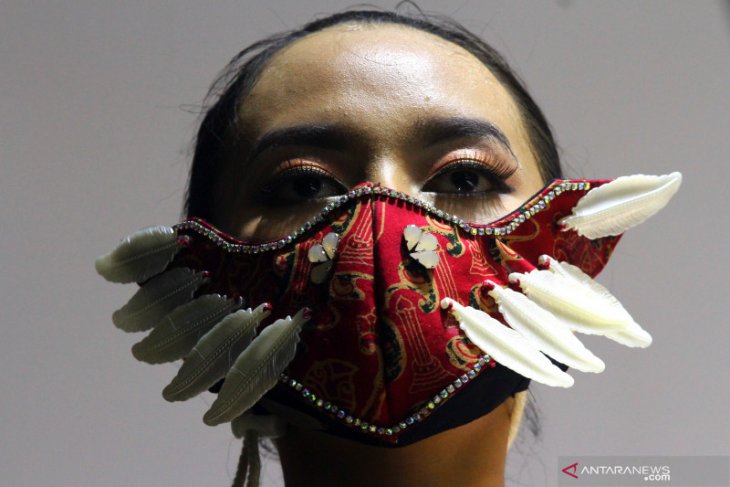 Desain Masker Batik