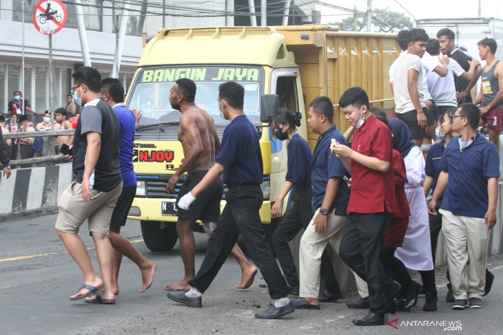 Kepanikan Akibat Gempa di Malang