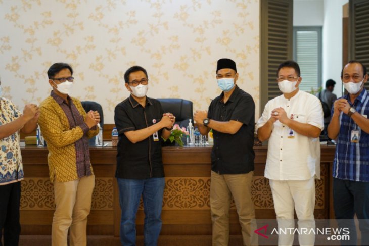 Bank Banten Canangkan Transformasi Budaya Perusahaan dan Raih Penghargaan Dari Economic Review