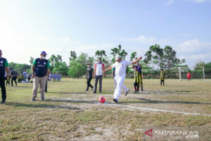 Kick Off Gubernur Babel tandai mulainya Festival Sepak Bola