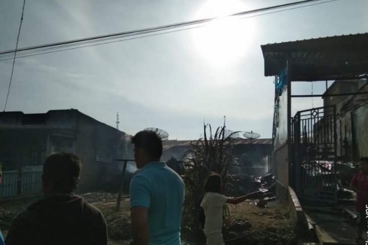 Gudang sayur dan empat rumah di Saribudolok Simalungun terbakar