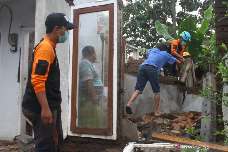 Penanganan Dampak Gempa di Malang