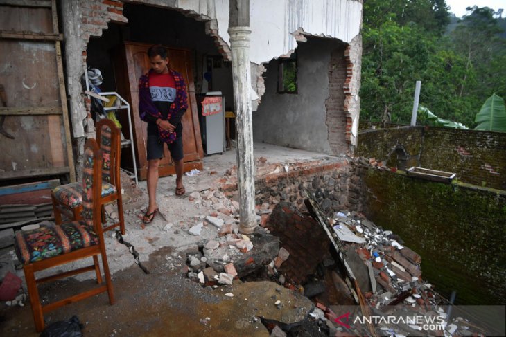 5,5 magnitude aftershock jolts Malang on early Sunday