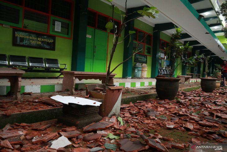 Sekolah Rusak Akibat Gempa di Malang