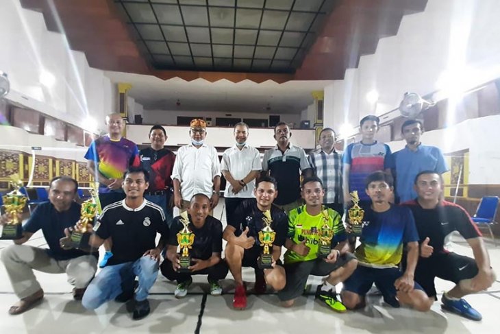 Pasangan Munjir/Heri juara Liga Badminton Ramadhan RRI