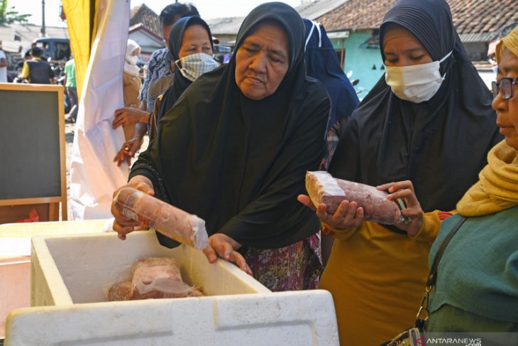 Jelang Lebaran, Bulog gelar Operasi Pasar daging beku di Jakarta