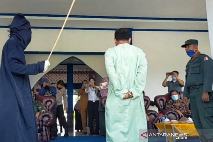 Pelaku pelecehan seksual di Nagan Raya dihukum cambuk 36 kali