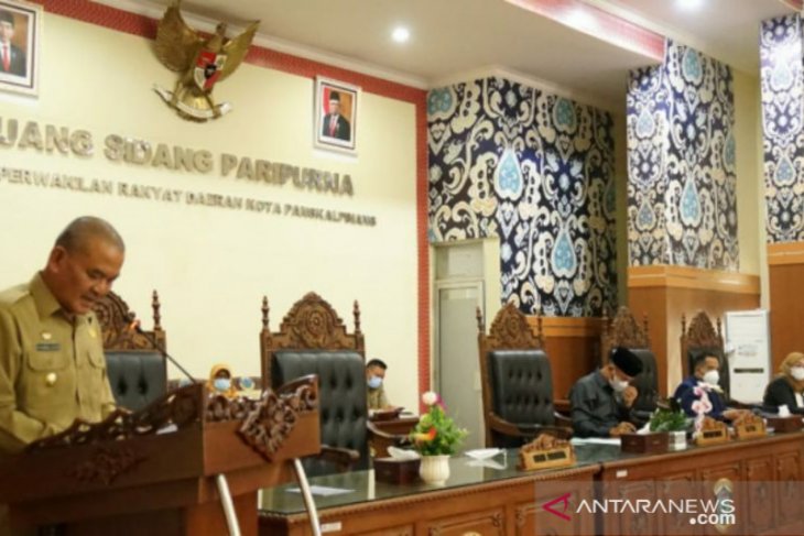 Wawako Pangkalpinang hadiri Paripurna laporan hasil kerja Pansus DPRD