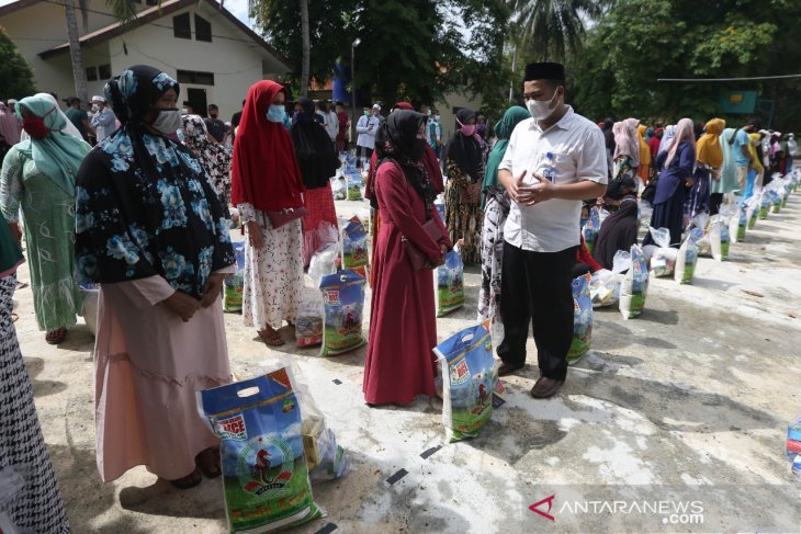 Distribusi Bantuan Sembako Muslim Eropa