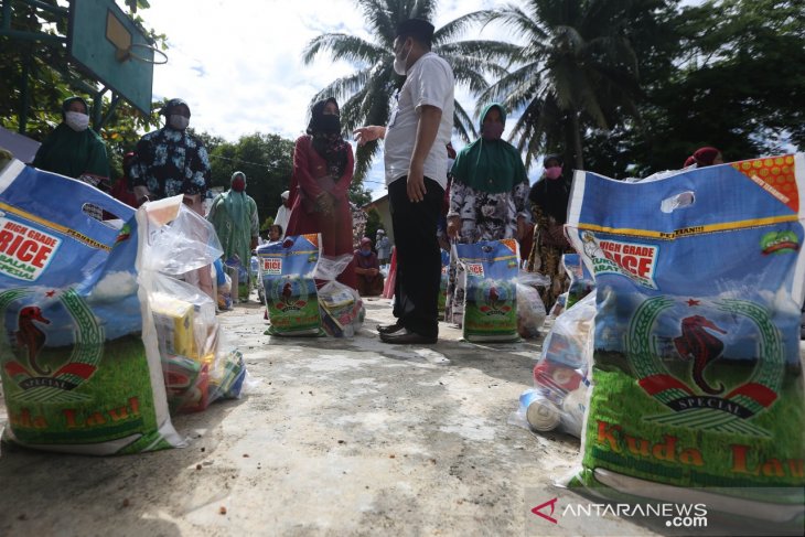 Distribusi Bantuan Sembako Muslim Eropa