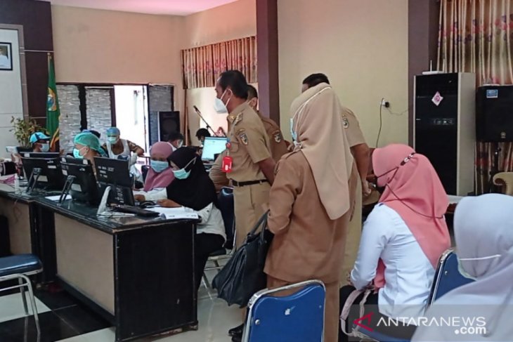 Bupati minta masyarakat tidak lengah terhadap penularan COVID-19