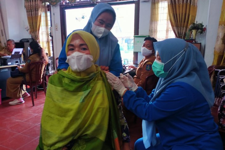 Ketua TP PKK Sibolga ajak kader sukseskan vaksinasi COVID-19