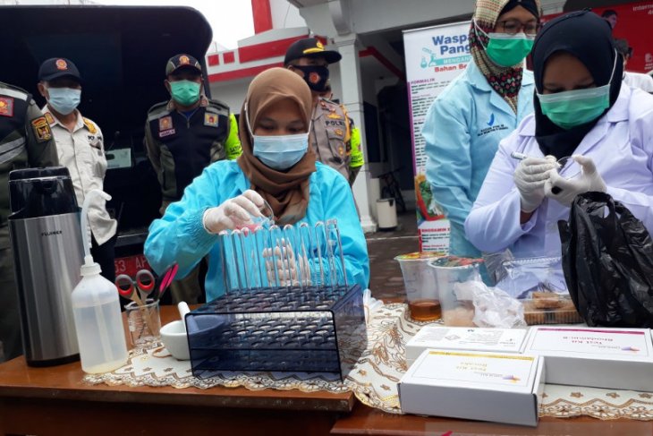 Dinkes Kota Kediri uji sampel jajanan takjil dijual pedagang musiman