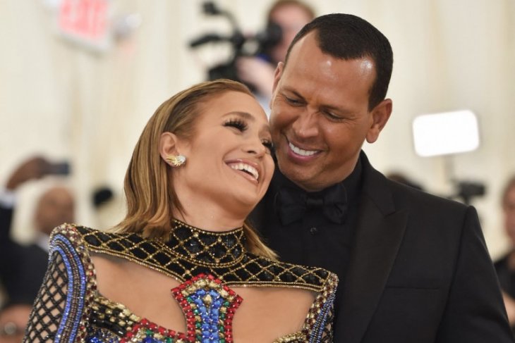 Jennifer Lopez dan Rodriguez akhiri hubungan