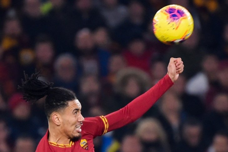 Pemain AS Roma Chris Smalling ditodong dan dirampok maling