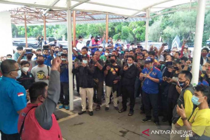 Serikat Pekerja Bekasi buka posko pengaduan THR