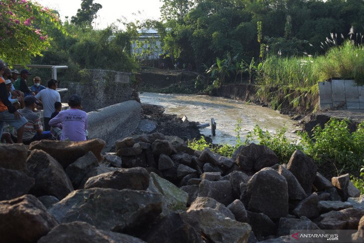 Dam Jebol Akibat Banjir di Madiun