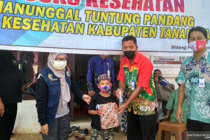 10 anak Desa Raden ikut sunatan massal