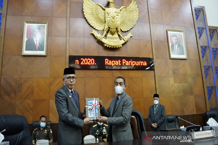 Gubernur Aceh serahkan LKPJ 2020 ke DPRA