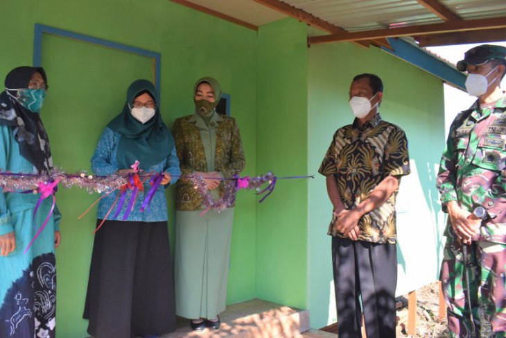 Bupati resmikan rumah baru Matran