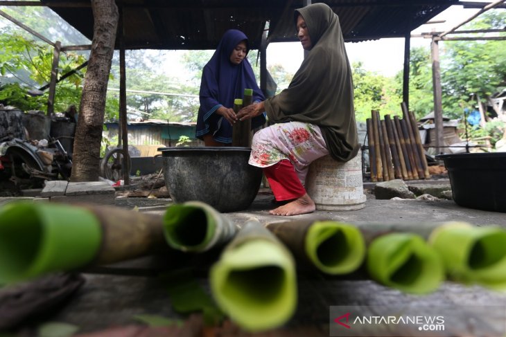 Lemang Untuk Takjil Berbuka Puasa