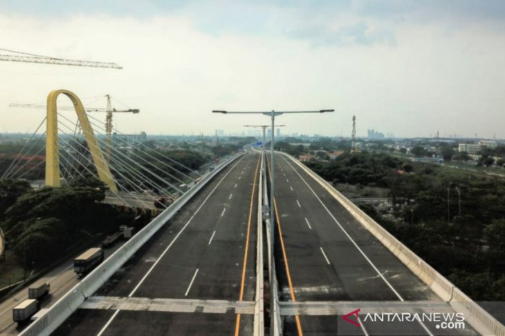 Penamaan Jalan Tol layang Mohamed Bin Zayed itu sah-sah saja