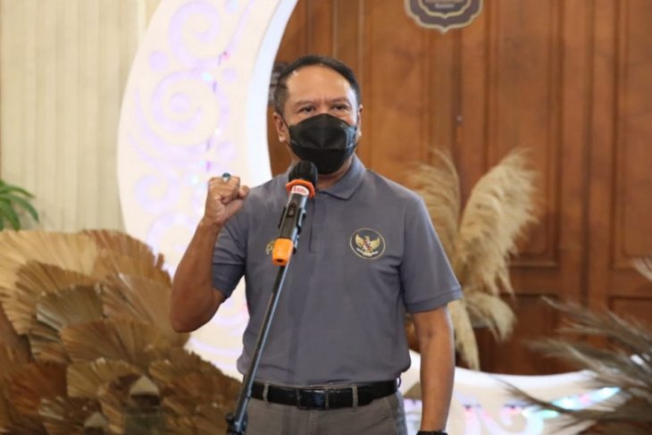 Menpora minta Polri menindak oknum suporter Persija-Persib