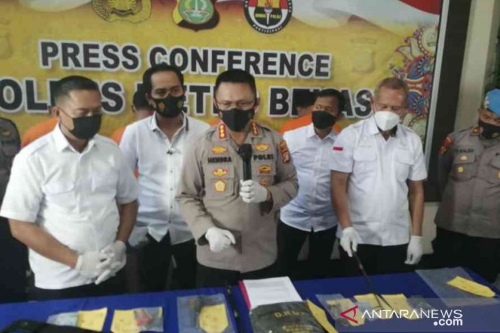 Polisi ringkus empat pelaku ganjal ATM di Bekasi