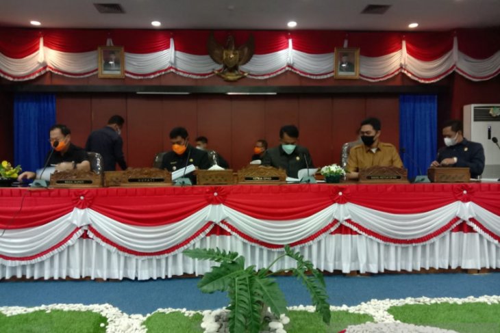 DPRD Belitung sayangkan banyak kepala OPD tidak menghadiri paripurna