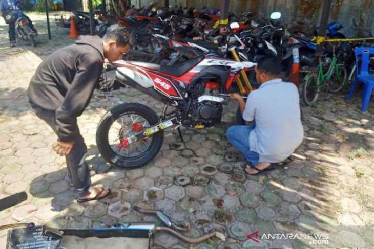 Sejumlah pengendara knalpot racing terjaring razia polisi di Nagan Raya