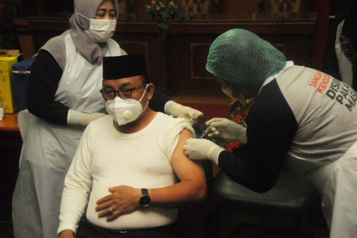 Bupati Tabalong ikuti Vaksinasi COVID-19