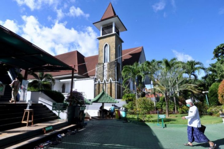 Pusat peribadatan Puja Mandala