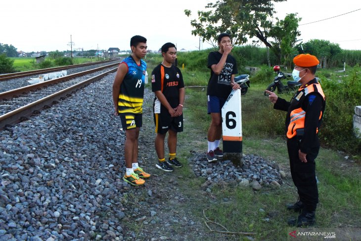 Pengamanan Jalur KA di Madiun