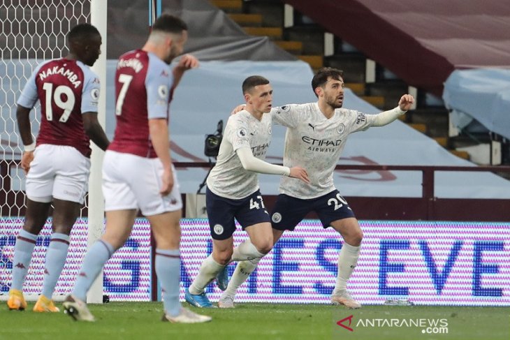 Manchester City menaklukkan Aston Villa 2-1