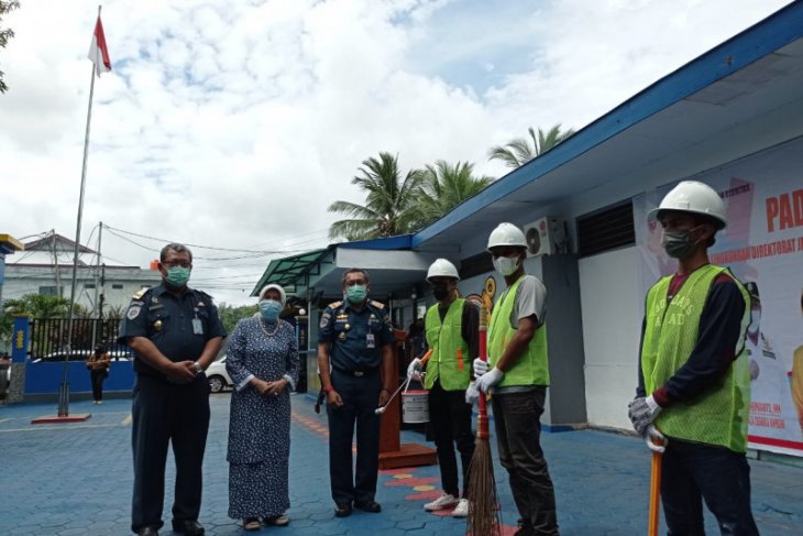 KSOP - Disnav Ambon Ditjen Perla Kemenhub libatkan warga di program padat karya