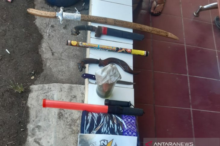 Puluhan orang terlibat bentrokan di Karawang ditangkap polisi