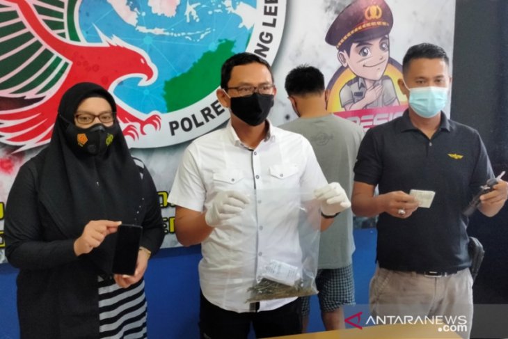 Polres Rejang Lebong tangkap oknum guru bawa ganja