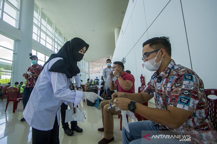 Simulasi Layanan GeNose C19 di Bandara Syamsudin Noor