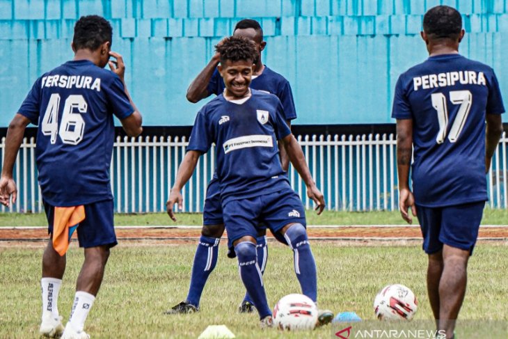 Jacksen nilai Piala AFC dan Liga 1 sama-sama penting untuk Persipura