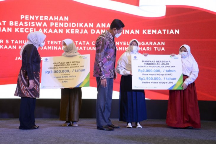 BPJAMSOSTEK realisasikan kenaikan manfaat beasiswa hingga Rp174 juta untuk dua orang anak
