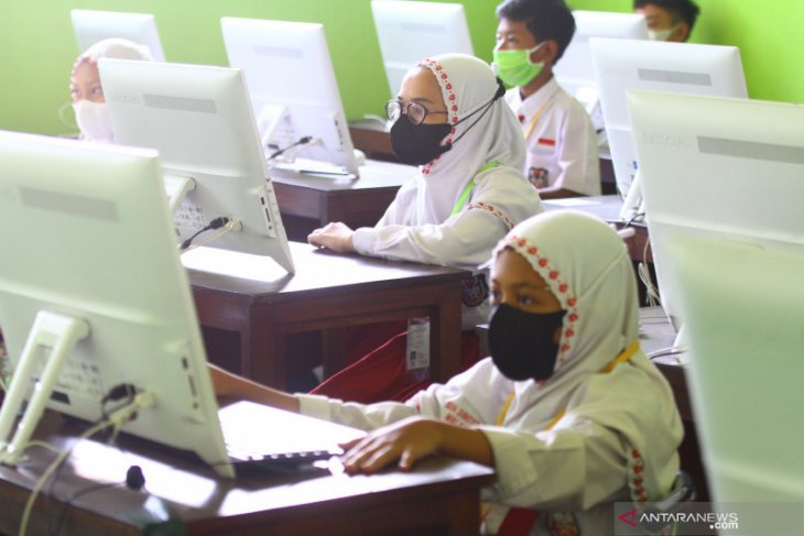 Ujian Sekolah Tatap Muka di Malang