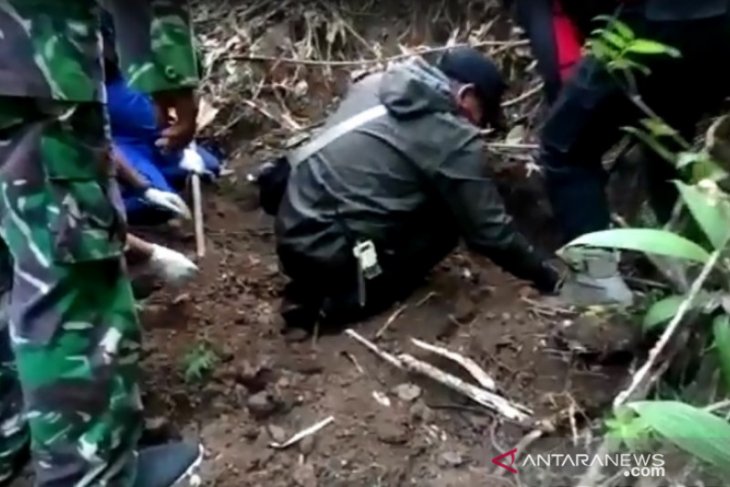 Penjual es krim ditemukan meninggal tertimbun tanah, diduga korban kejahatan