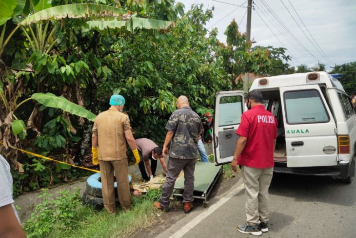 Warga Kuala Kabupaten Langkat temukan mayat dipinggir jalan