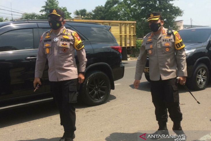 2.000 personel gabungan diturunkan untuk lakukan penyekatan mudik di Karawang