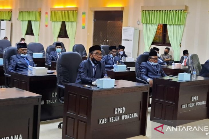 DPRD dan KPU Wondama tetapkan pasangan HEMAT pemenang Pilkada 2020