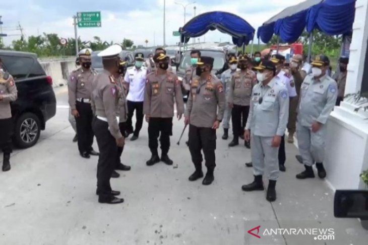 Korlantas Polri cek kesiapan penyekatan jalur mudik di perbatasan Jatim-Jateng