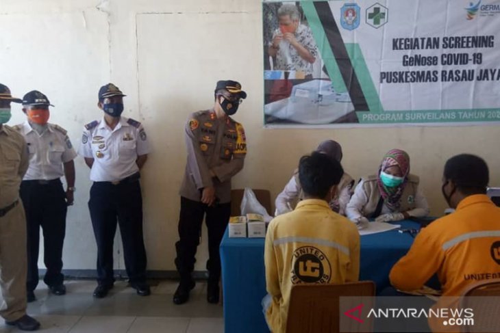 Kubu Raya telusuri COVID-19 di Dermaga Rasau Jaya menggunakan GeNose